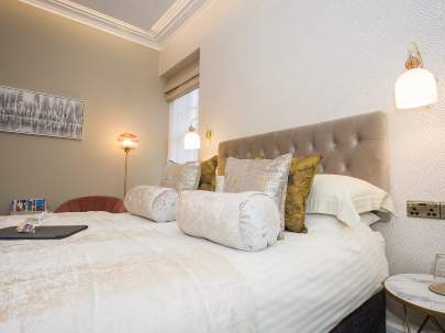 Deluxe double room The Cleveland Bed and Breakfast Torquay Devon UK 41
